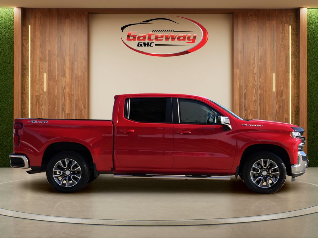 Used 2022 Chevrolet Silverado 1500 LT AWD/4WD image 4