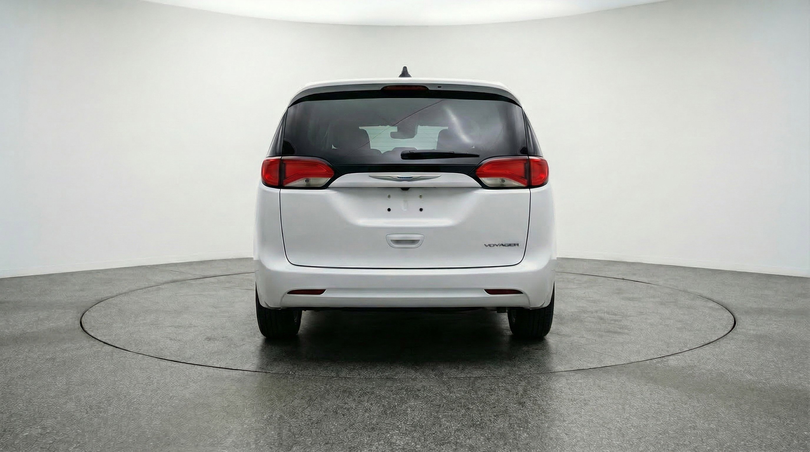 Used 2024 Chrysler Voyager LX image 7