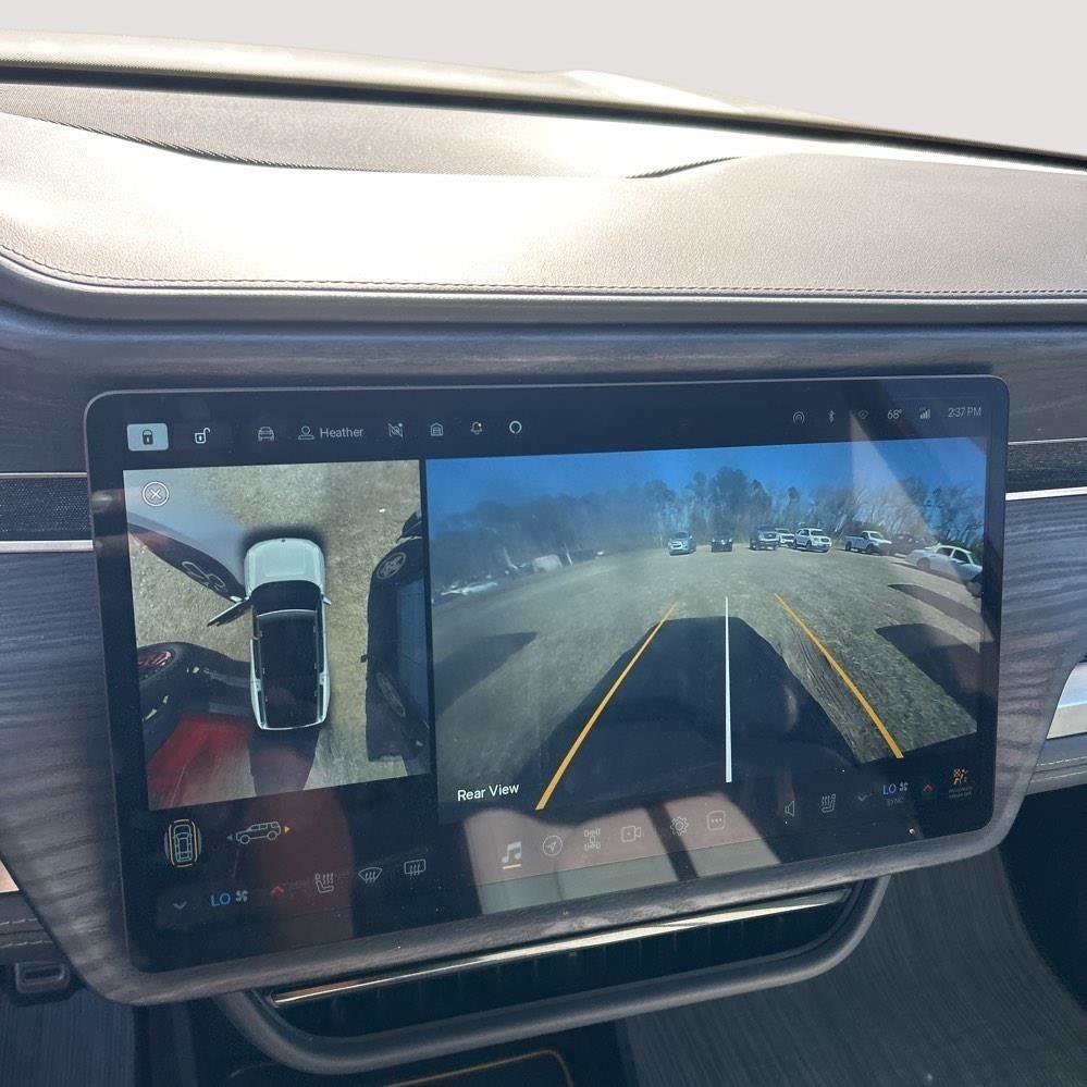 Used 2024 Rivian R1S Adventure image 13