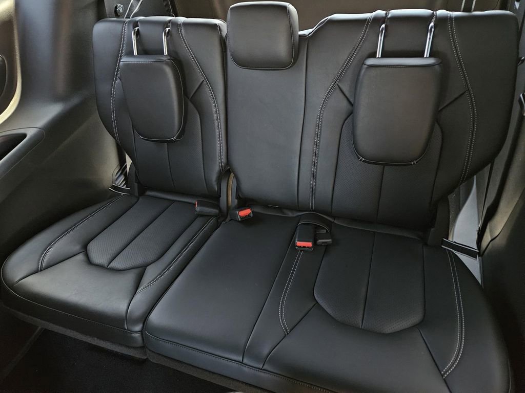 New 2026 Chrysler Voyager LX FWD image 10