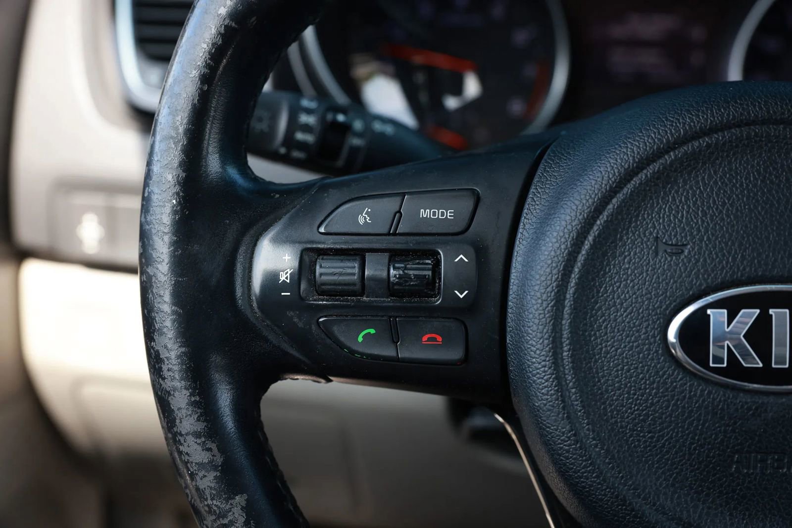 Used 2015 Kia Sedona EX image 30