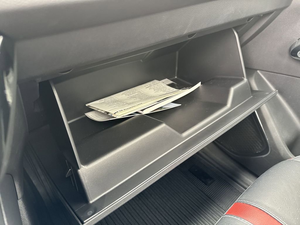 Certified 2025 Chevrolet Traverse RS w/ LPO, Floor Liner Package image 33