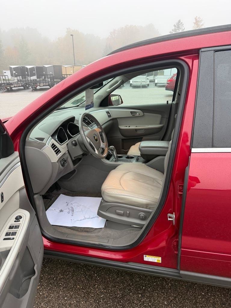 Used 2012 Chevrolet Traverse LT FWD image 10