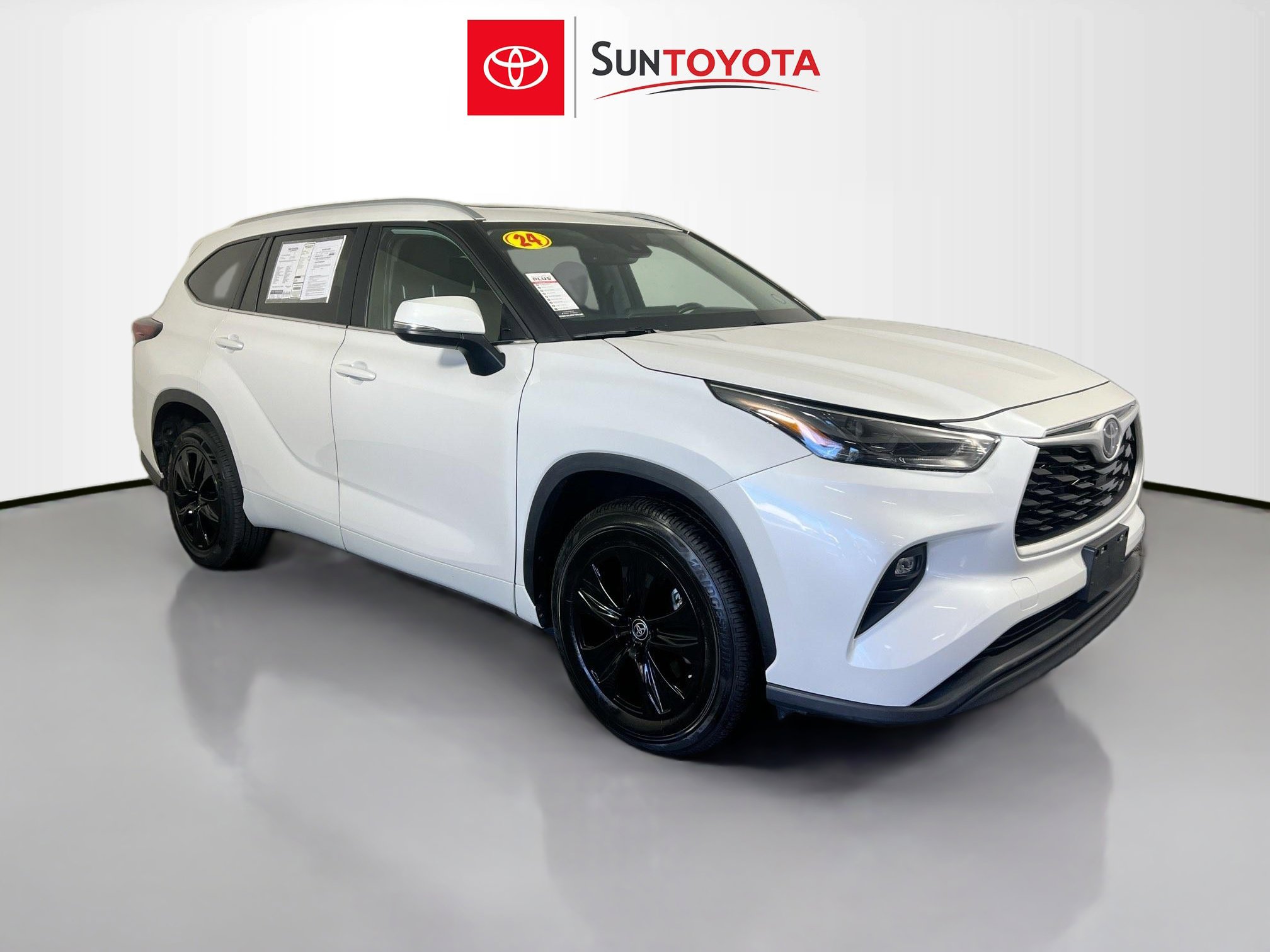 Used 2024 Toyota Highlander XLE