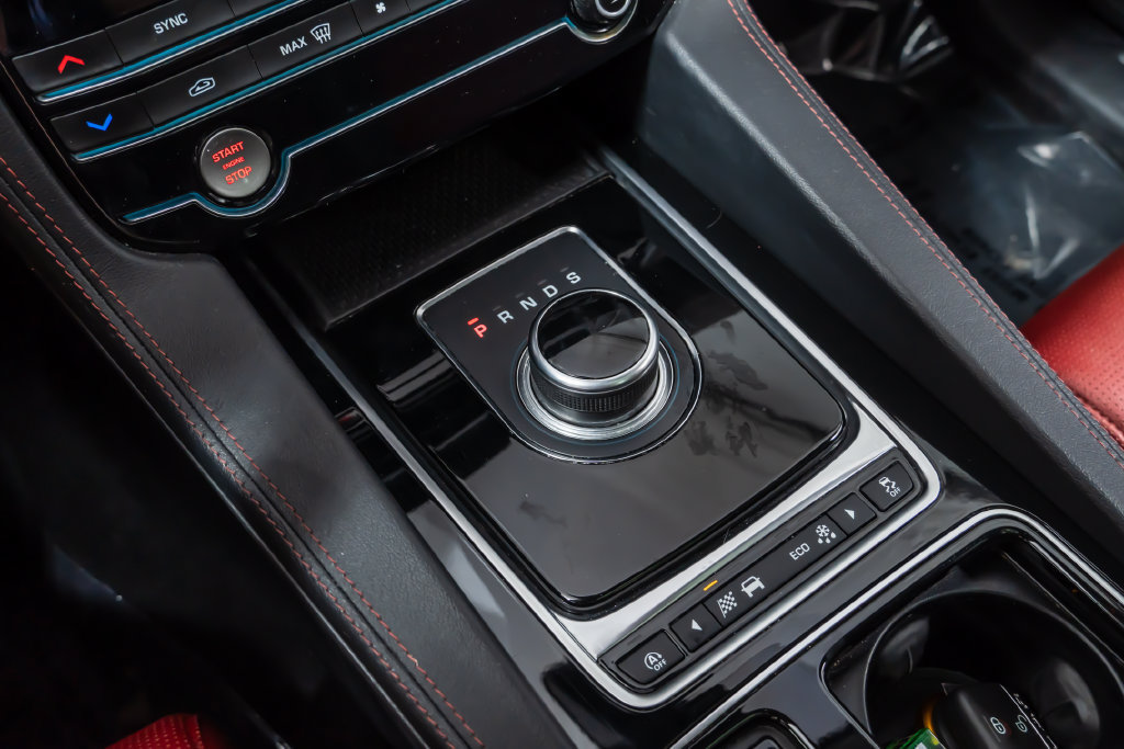 Used 2020 Jaguar F-PACE Checkered Flag AWD/4WD image 19
