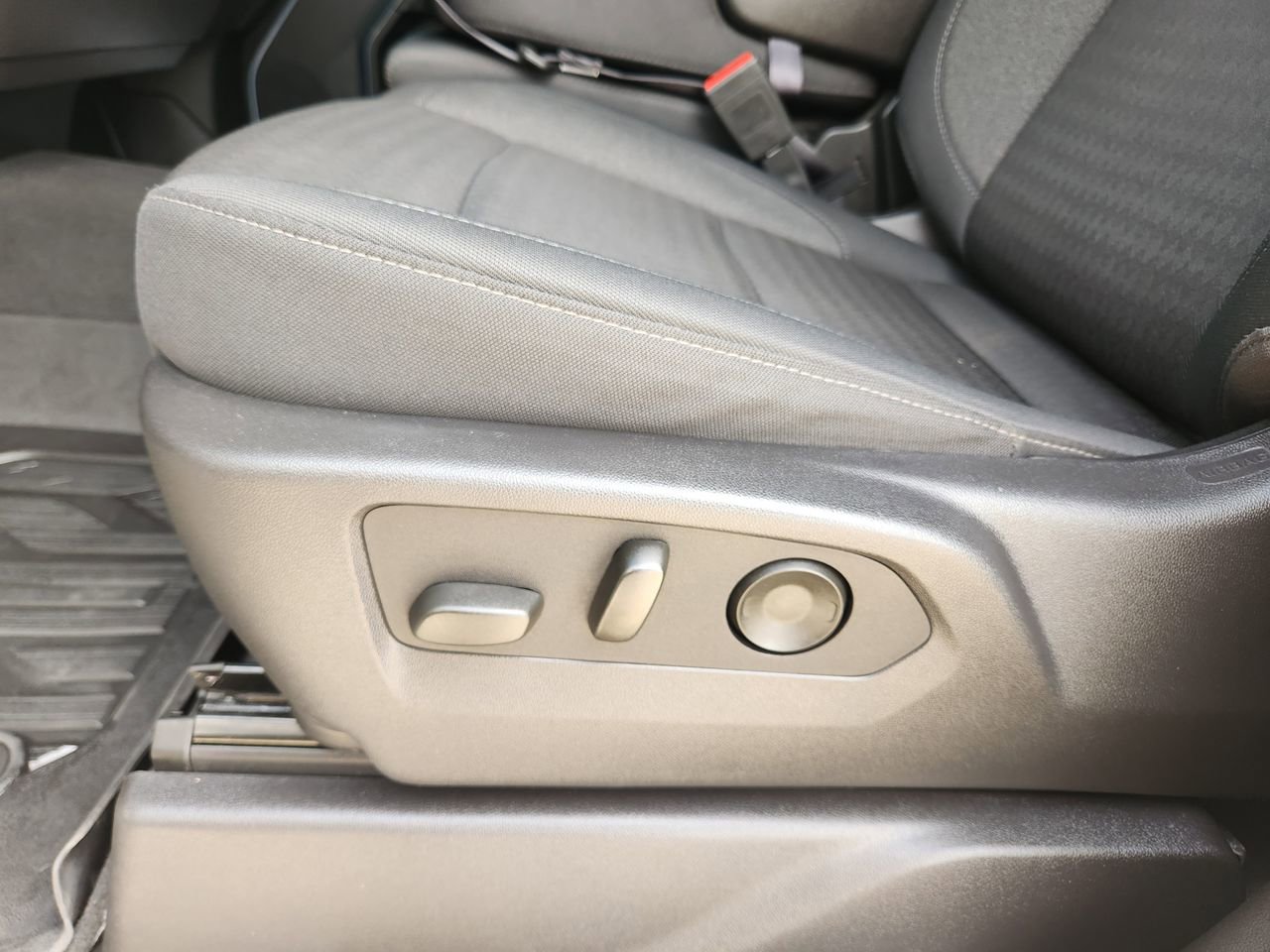 Used 2025 GMC Sierra 1500 Elevation image 23