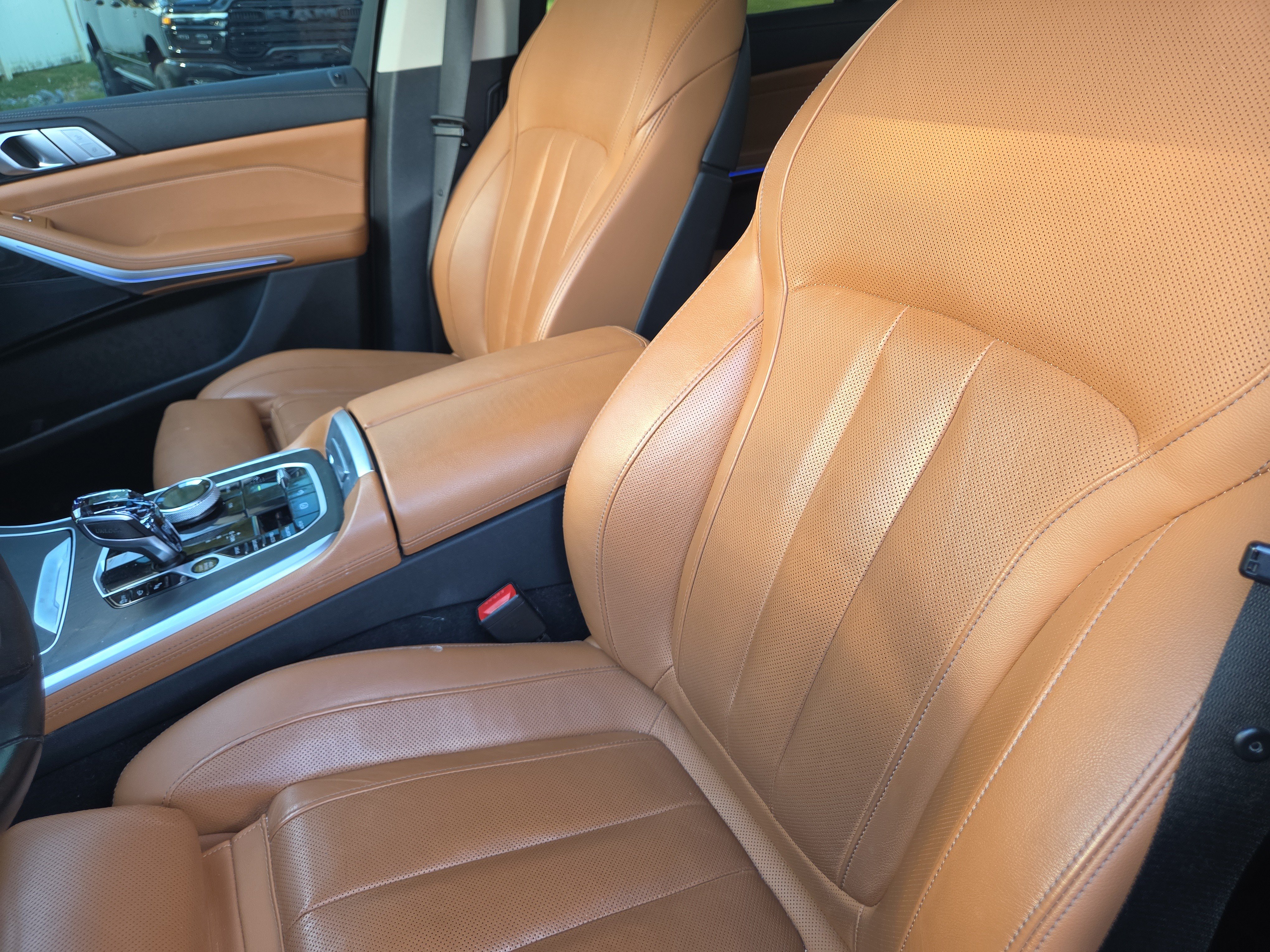 Used 2022 BMW X7 xDrive40i w/ Executive Package AWD/4WD image 2