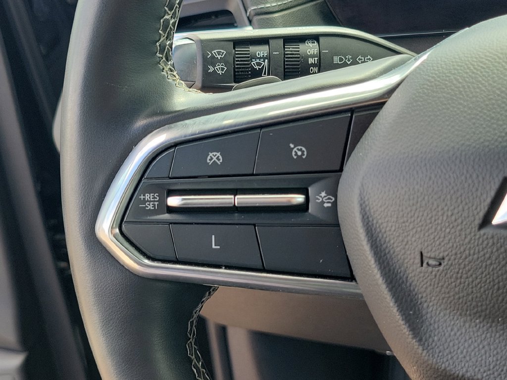 Used 2024 Chevrolet Traverse LS FWD image 13