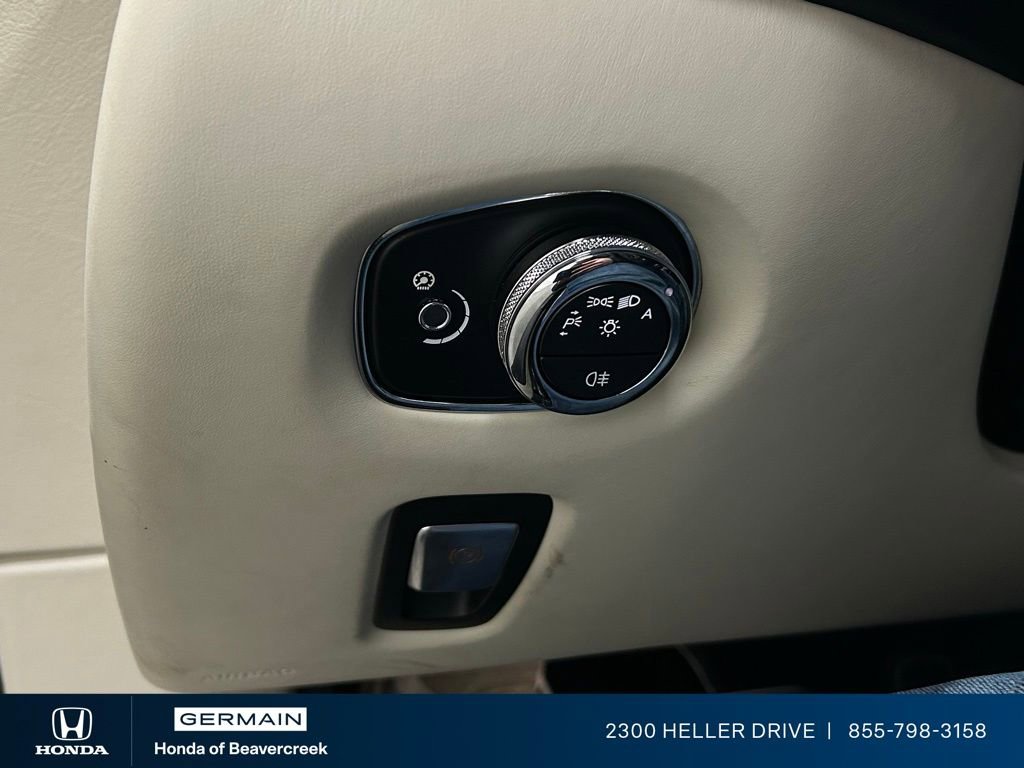 Used 2019 Aston Martin DB11 Coupe image 26