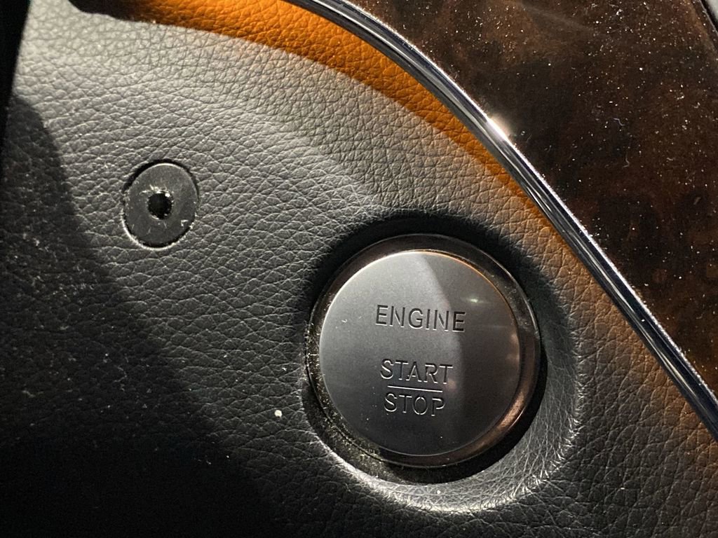 Used 2009 Mercedes-Benz S 550 4MATIC w/ Sport Pkg image 12