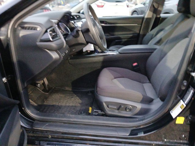 Used 2019 Toyota Camry LE image 10