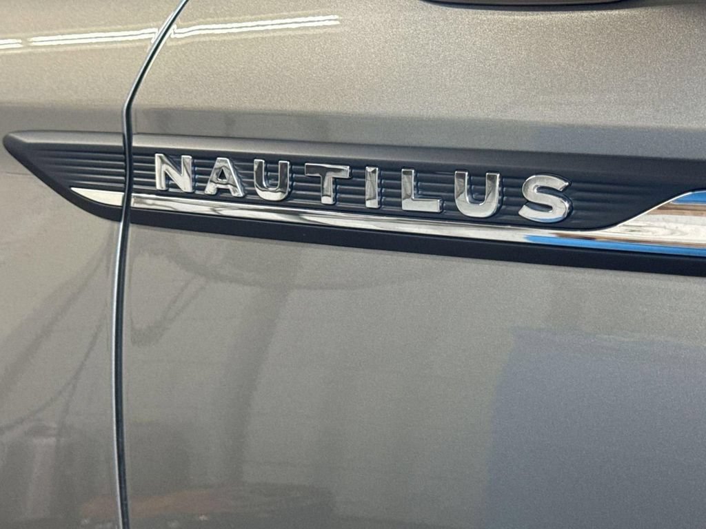 Certified 2023 Lincoln Nautilus Reserve AWD/4WD image 10