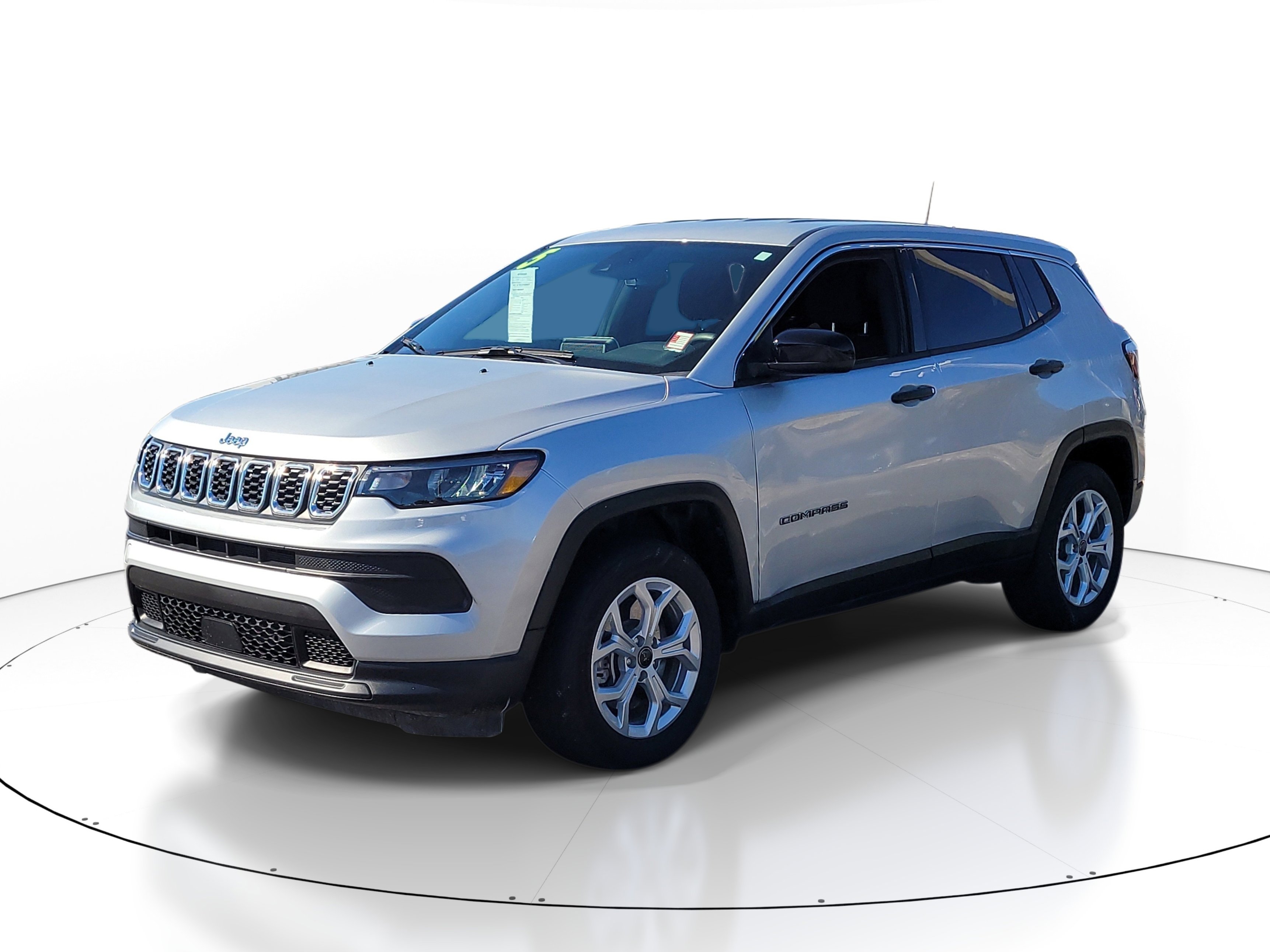 Used 2025 Jeep Compass Sport image 3