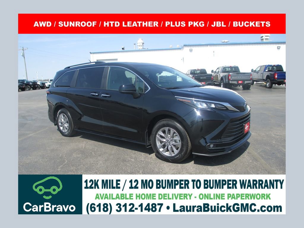 Used 2025 Toyota Sienna XLE w/ XLE Plus Package image 1