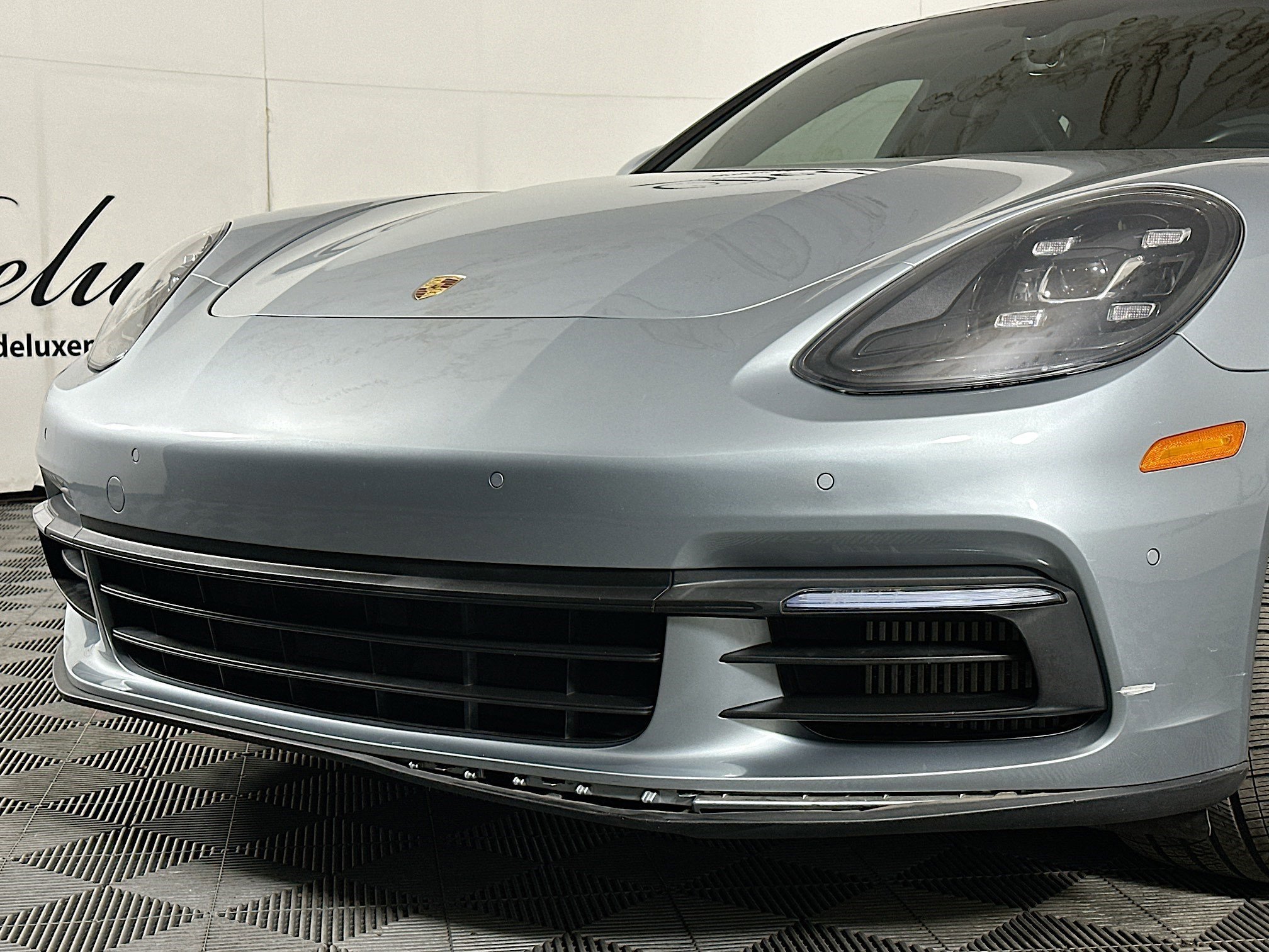 Used 2018 Porsche Panamera 4 image 33