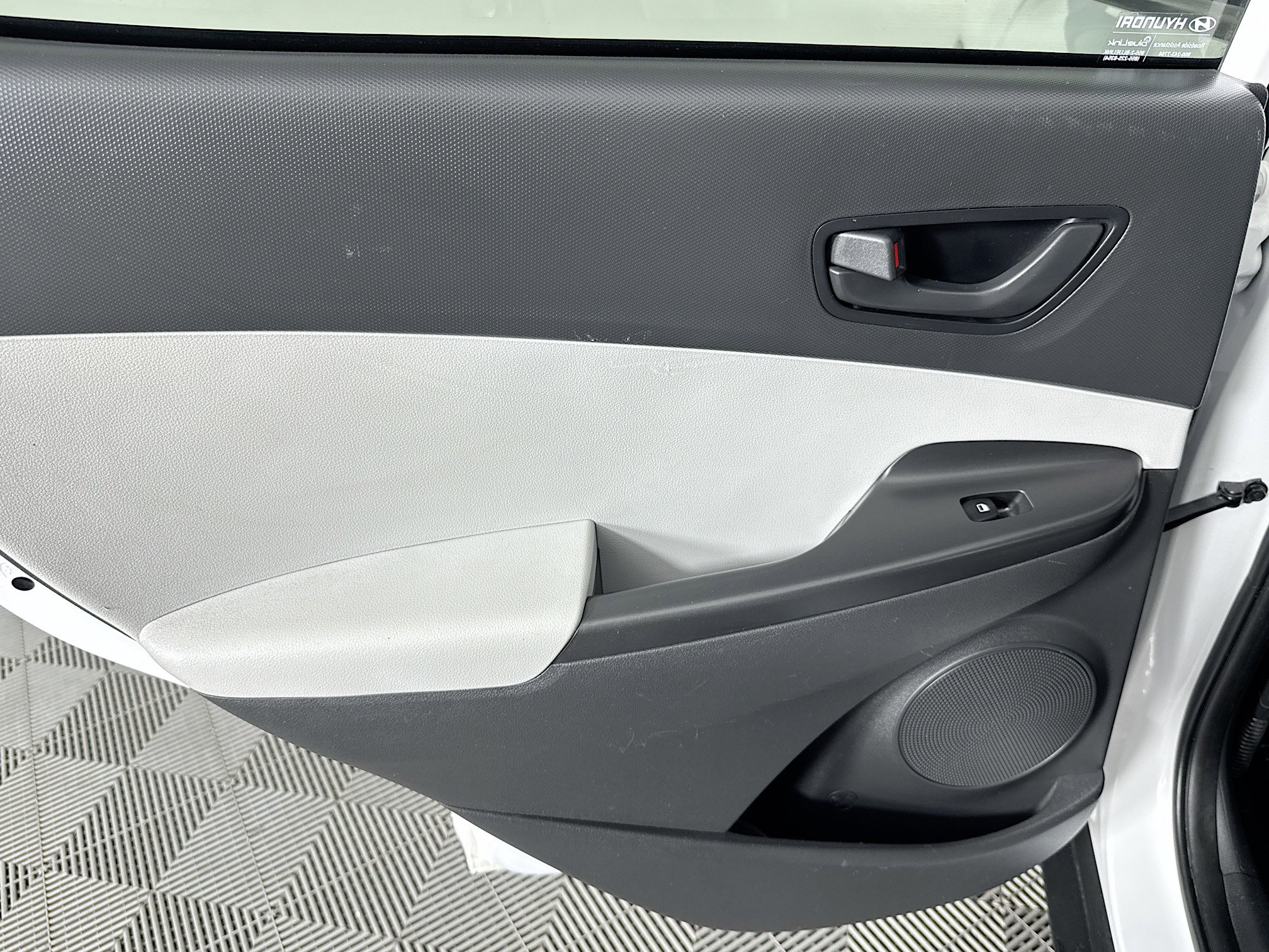 Used 2022 Hyundai Kona SEL image 25