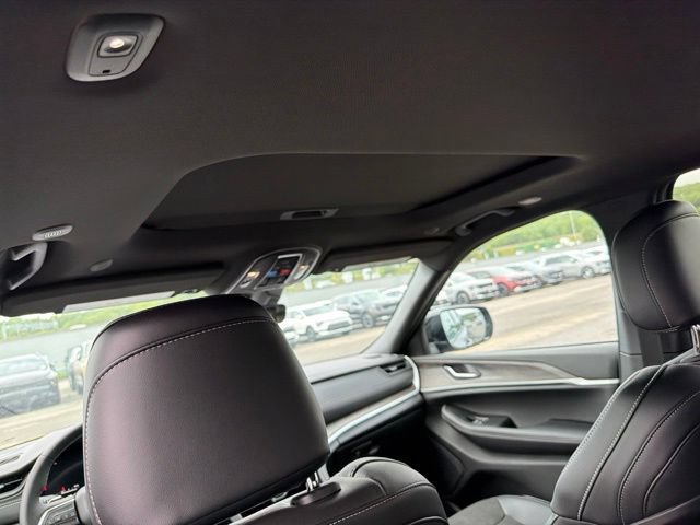 New 2026 Jeep Grand Cherokee Altitude AWD/4WD image 9