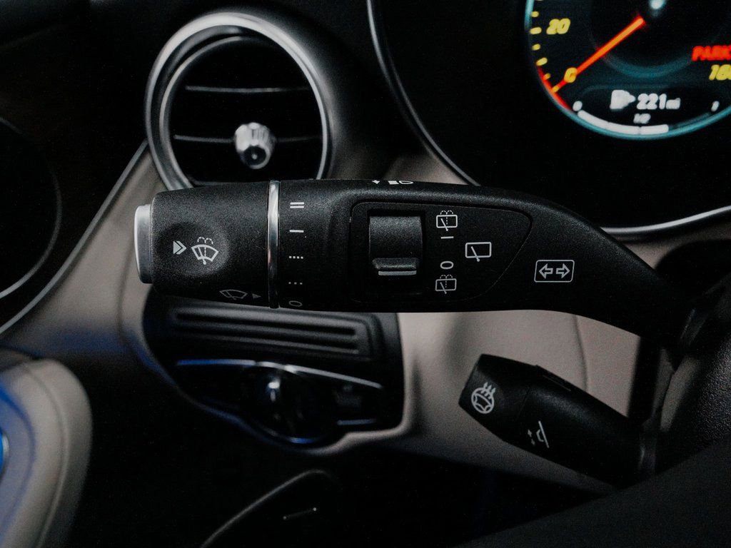 Used 2022 Mercedes-Benz GLC 300 4MATIC image 23