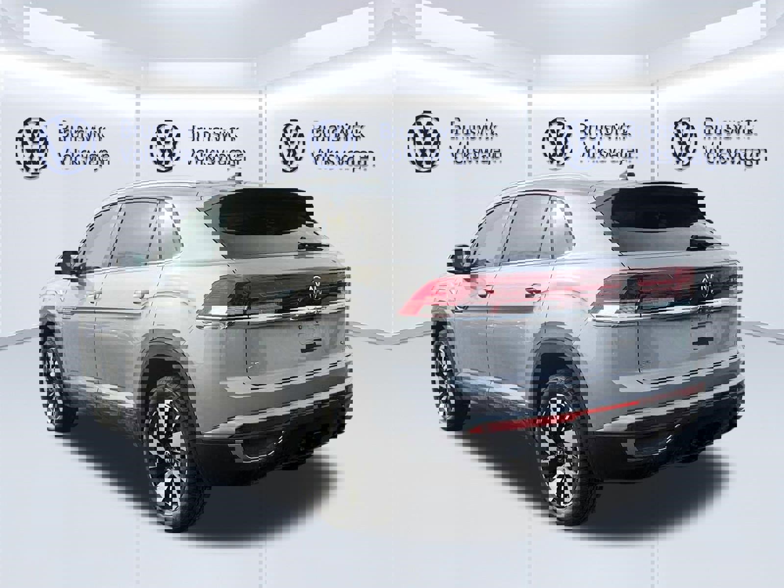 New 2026 Volkswagen Atlas Cross Sport SE image 4