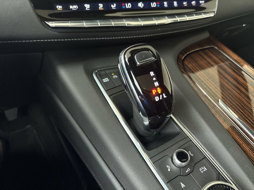 Certified 2023 Cadillac Escalade Premium Luxury AWD/4WD image 16