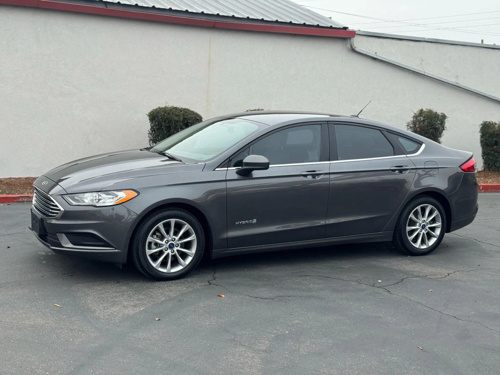 Used 2017 Ford Fusion S image 2