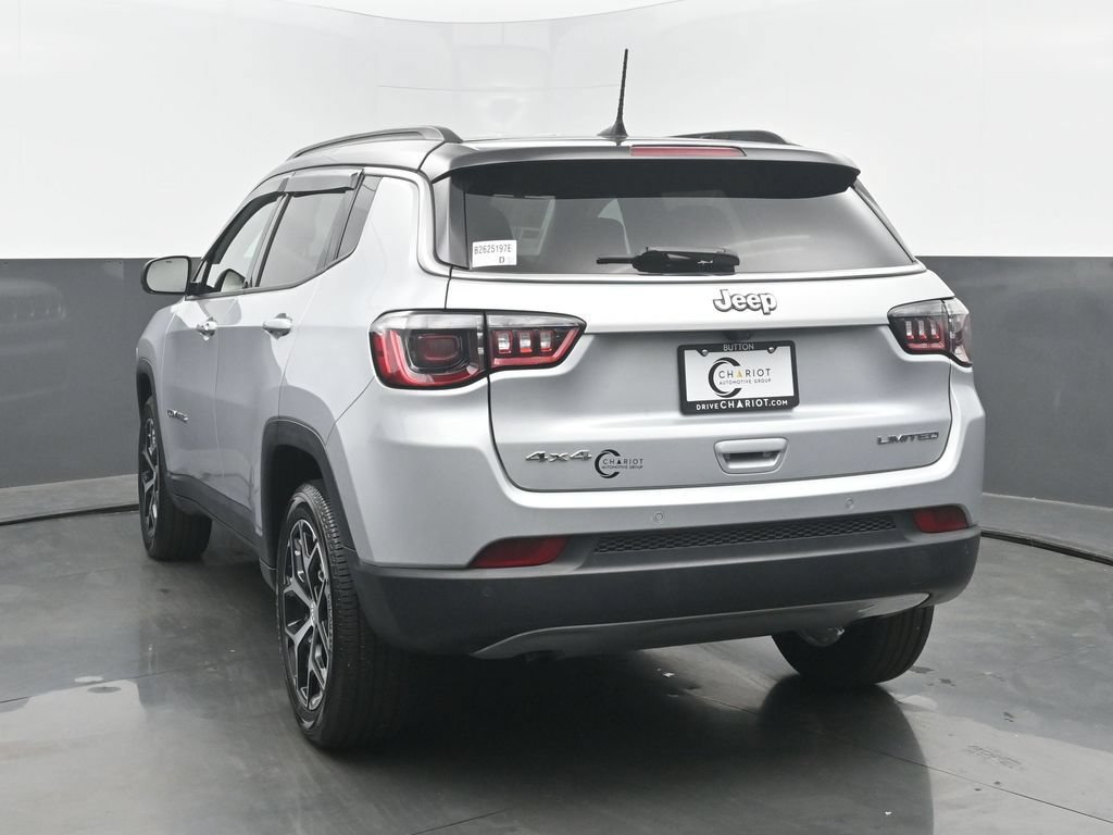 Used 2024 Jeep Compass Limited AWD/4WD image 4