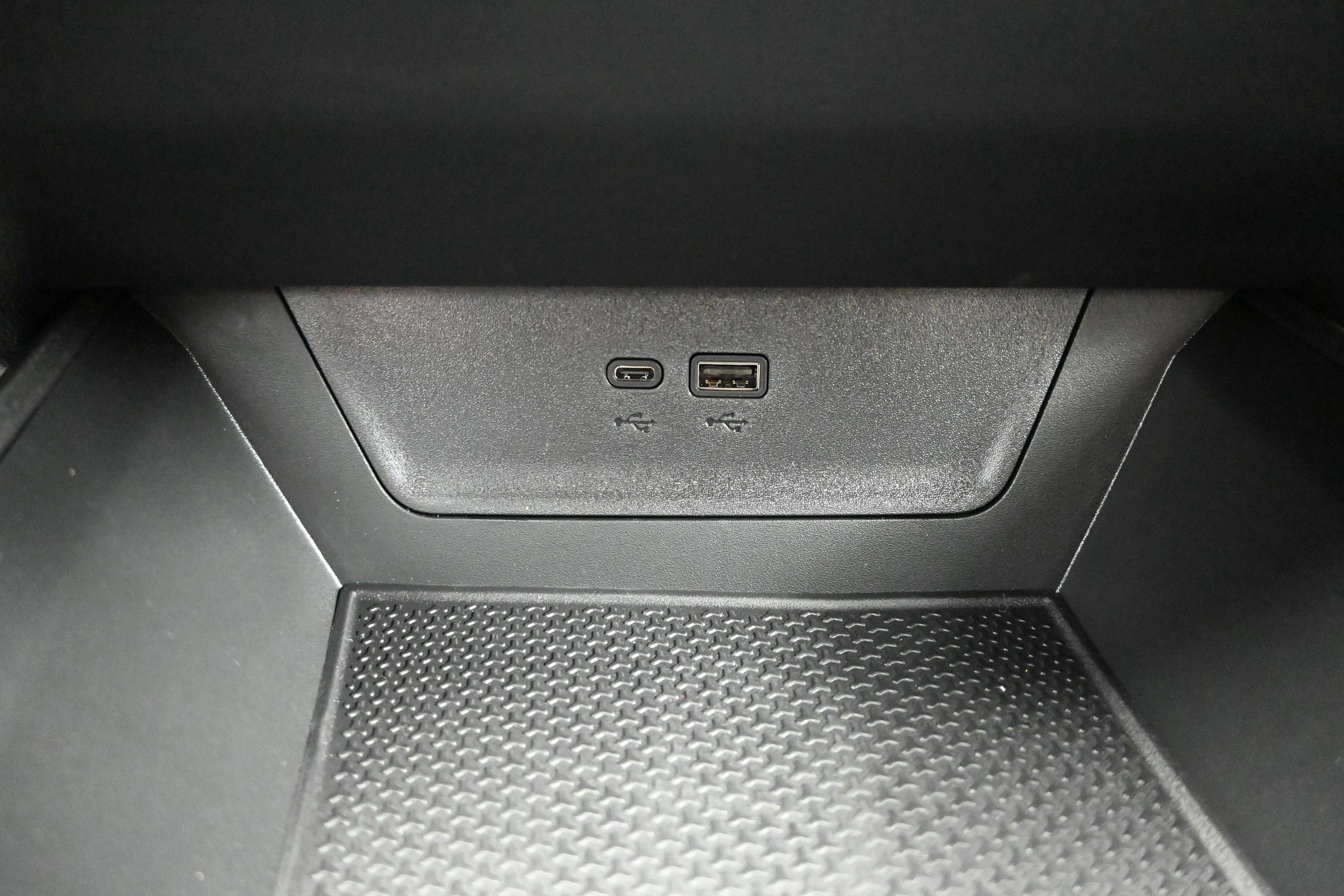 New 2027 Chevrolet Equinox LT w/ Convenience Package II FWD image 21