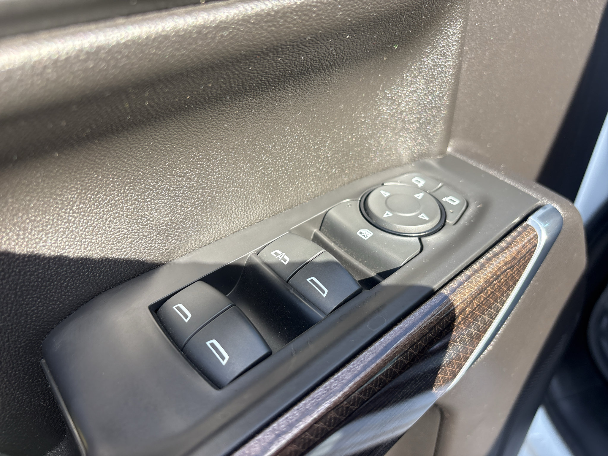 Used 2021 Chevrolet Silverado 1500 LT Trail Boss w/ Bed Protection Package AWD/4WD image 17