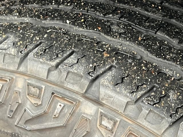 Used 2024 GMC Acadia AT4 w/ Luxury Package image 10