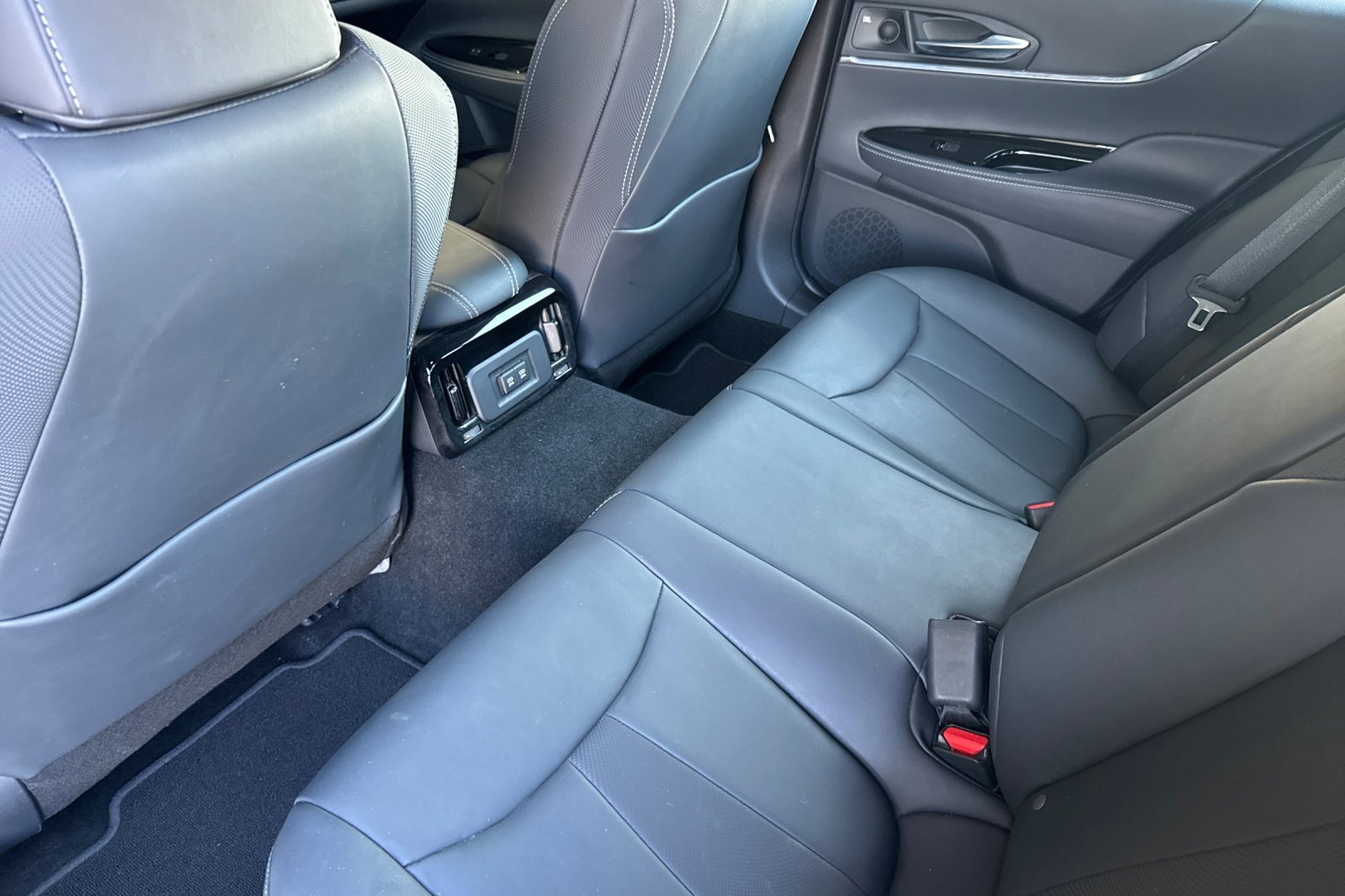 Used 2022 Toyota Mirai XLE w/ Advanced Technology Package image 11