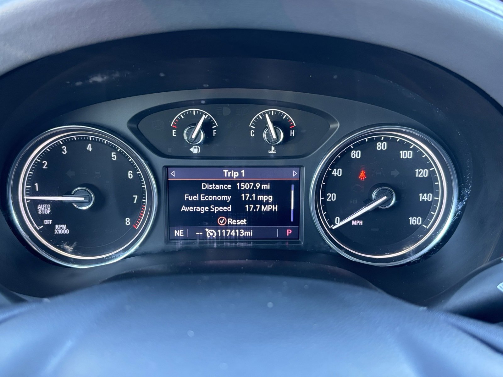 Used 2023 Buick Enclave Essence image 7