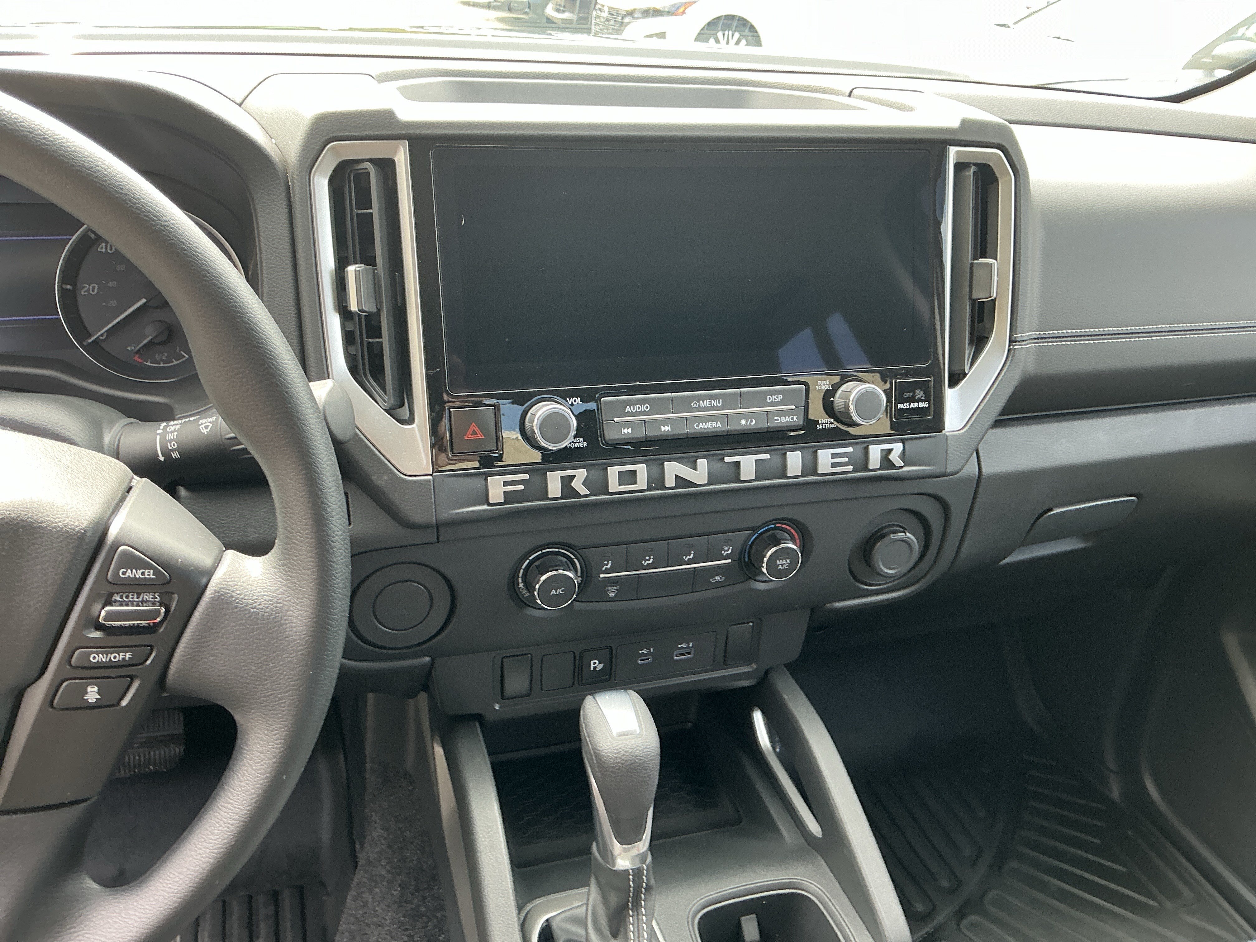 Used 2025 Nissan Frontier SV RWD image 13