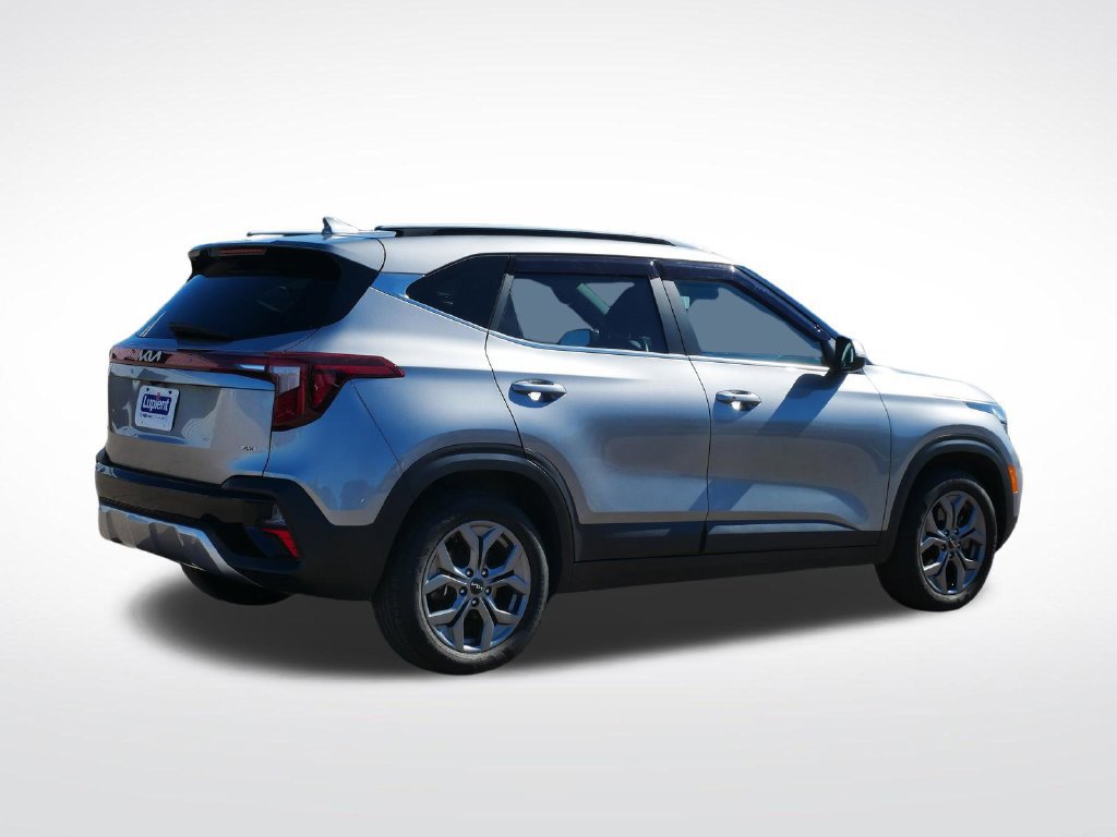 Used 2024 Kia Seltos S AWD/4WD image 3