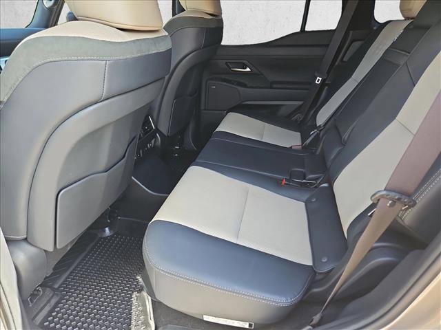 Used 2025 Lexus GX 550 image 20