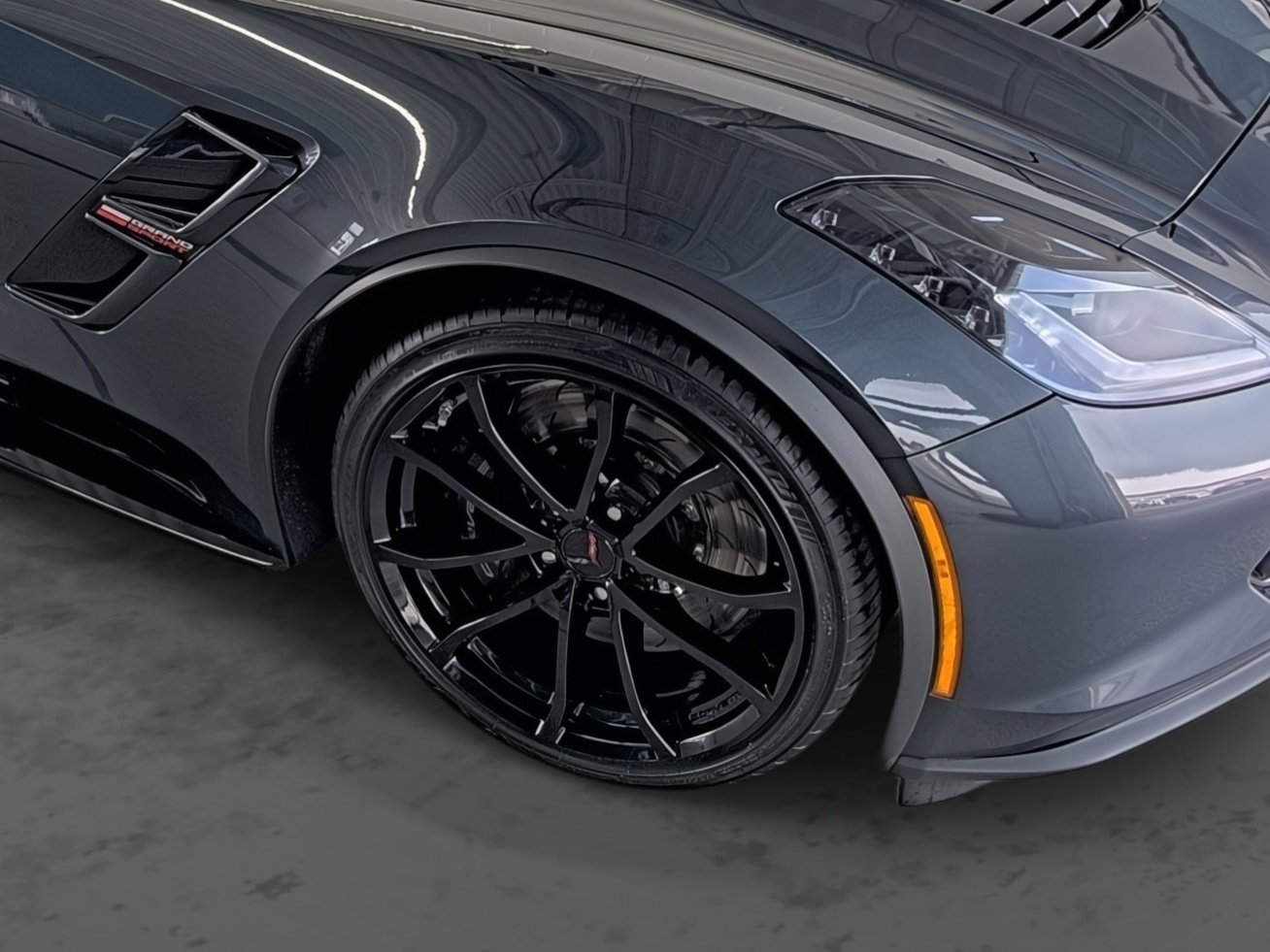 Used 2019 Chevrolet Corvette Grand Sport RWD image 14