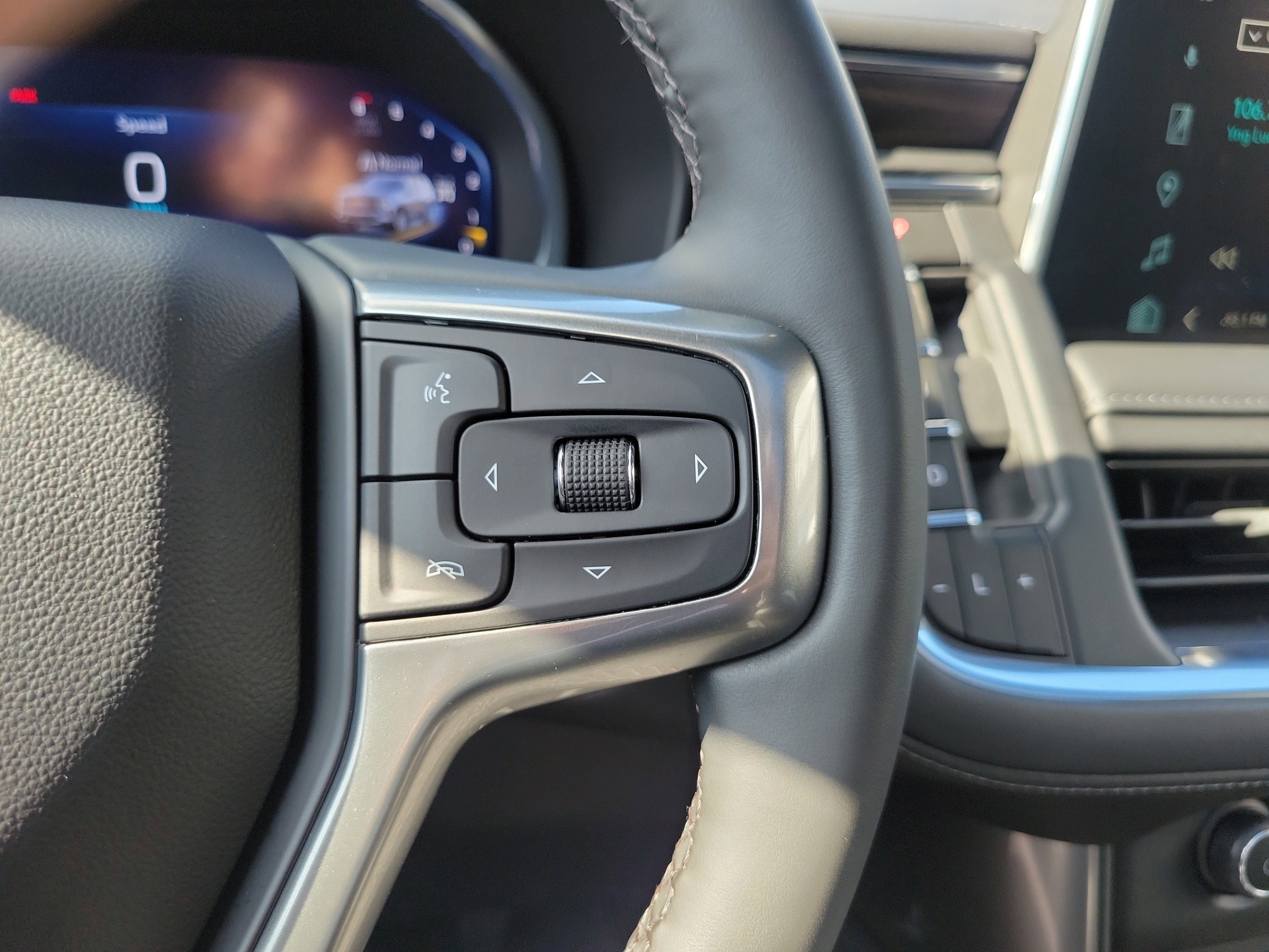 Used 2024 Chevrolet Tahoe Z71 w/ Luxury Package AWD/4WD image 23