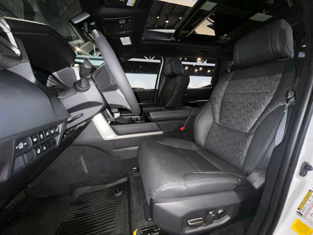 Used 2025 Toyota Tundra Limited image 13