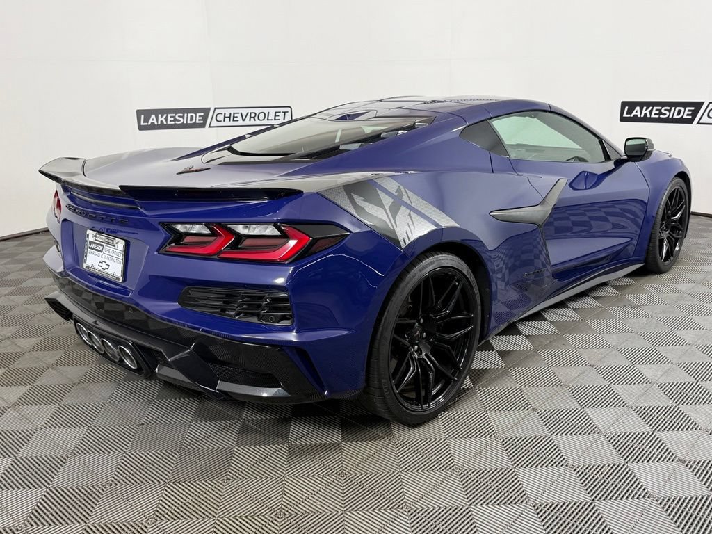 Used 2025 Chevrolet Corvette Z06 RWD image 6