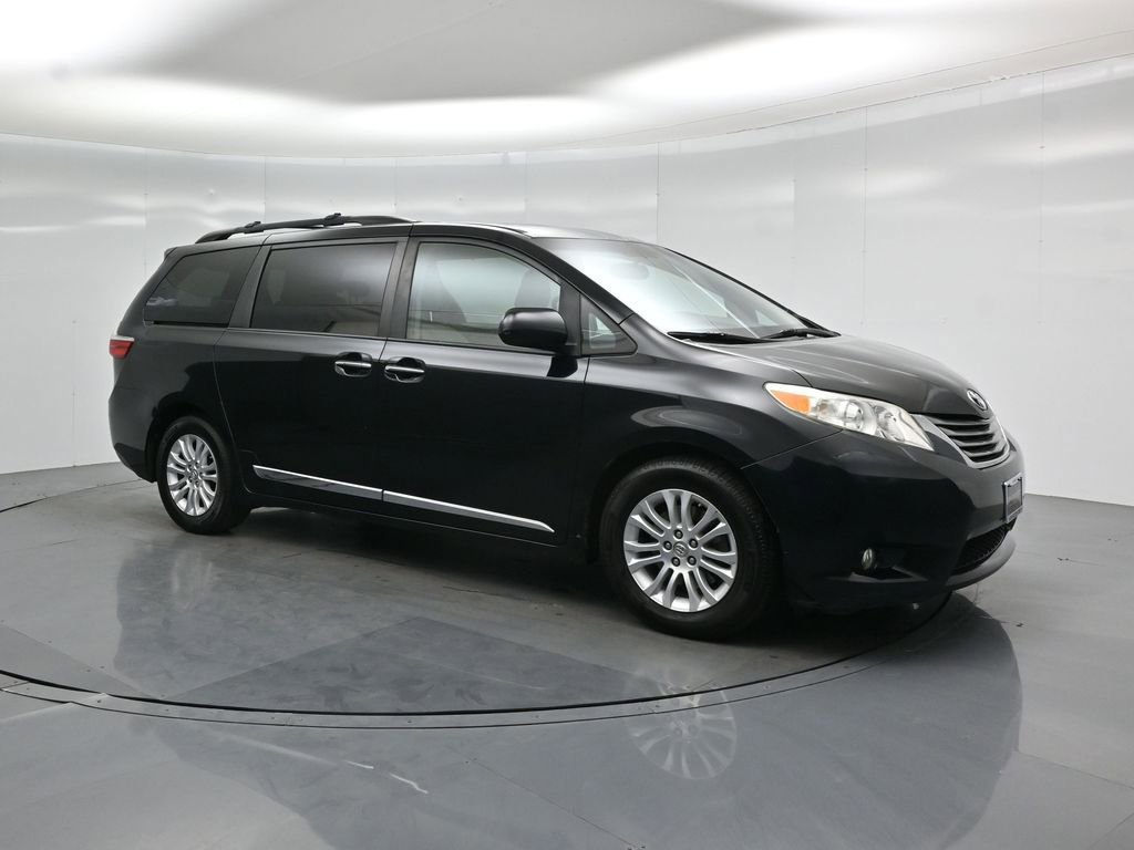 Used 2015 Toyota Sienna XLE Premium FWD image 60
