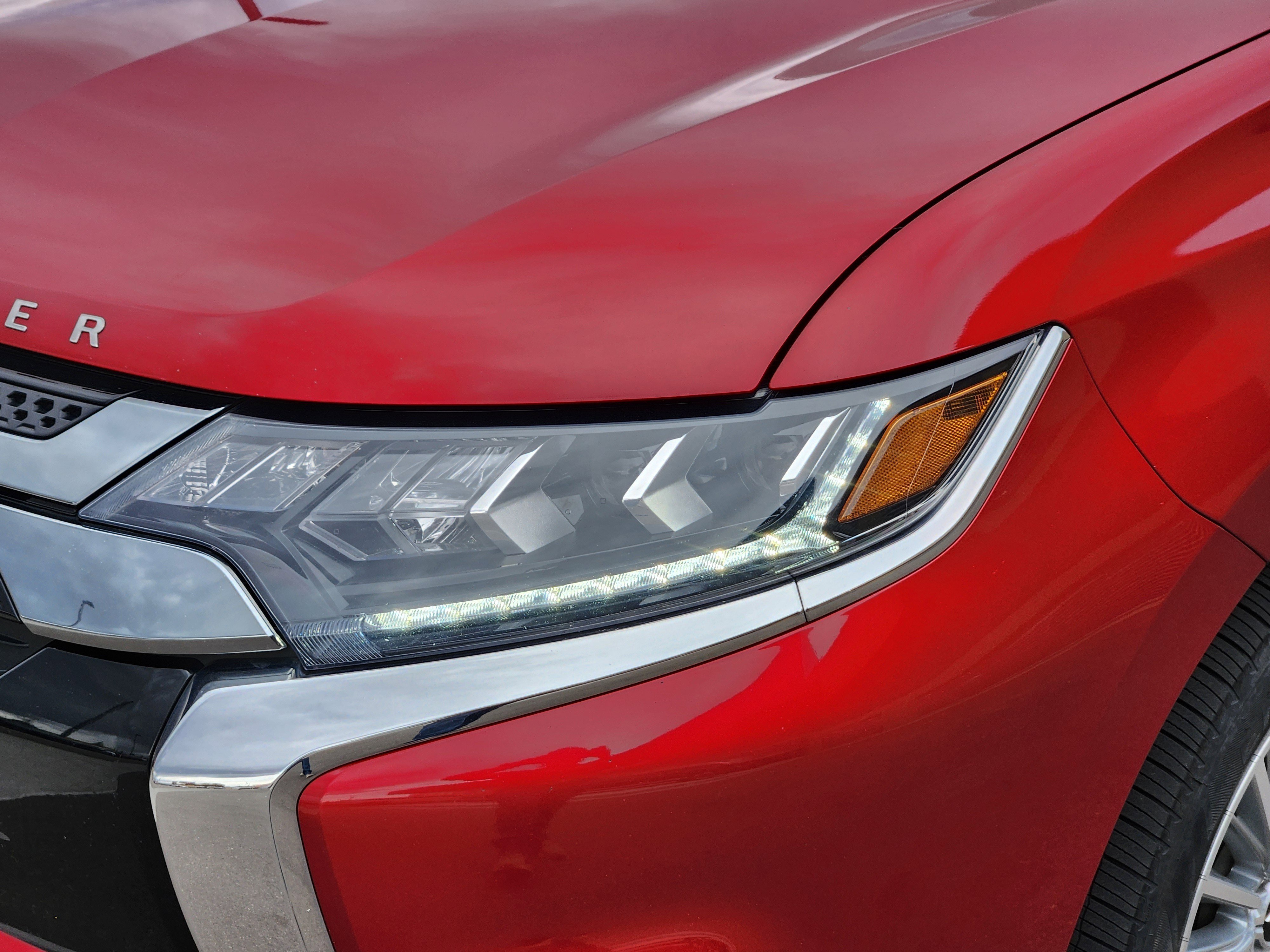 Used 2019 Mitsubishi Outlander 4WD Plug-In Hybrid image 7