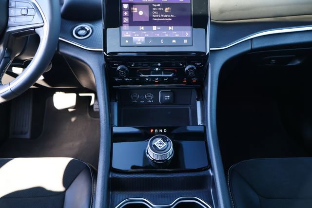 New 2025 Jeep Grand Cherokee Altitude image 13