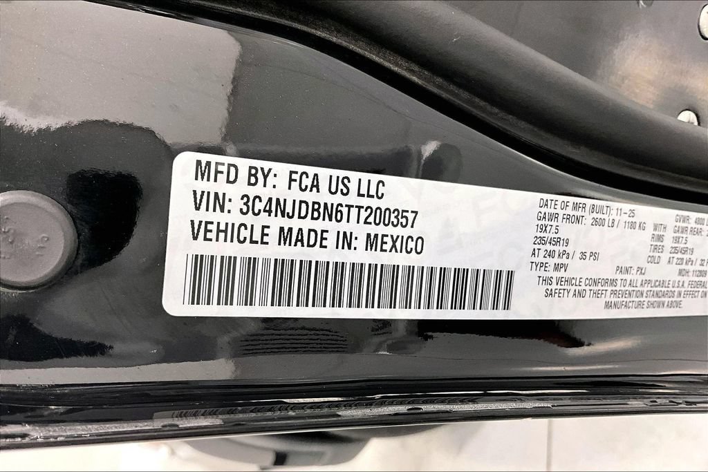Used 2026 Jeep Compass Latitude AWD/4WD image 40