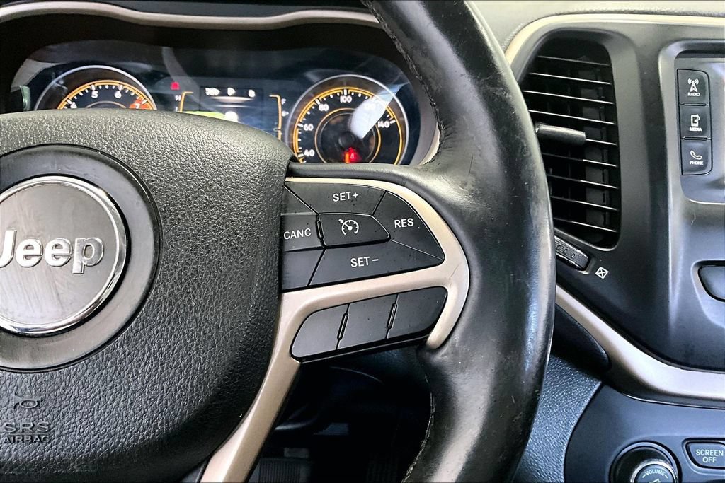 Used 2016 Jeep Cherokee Sport w/ Cold Weather Group FWD image 12