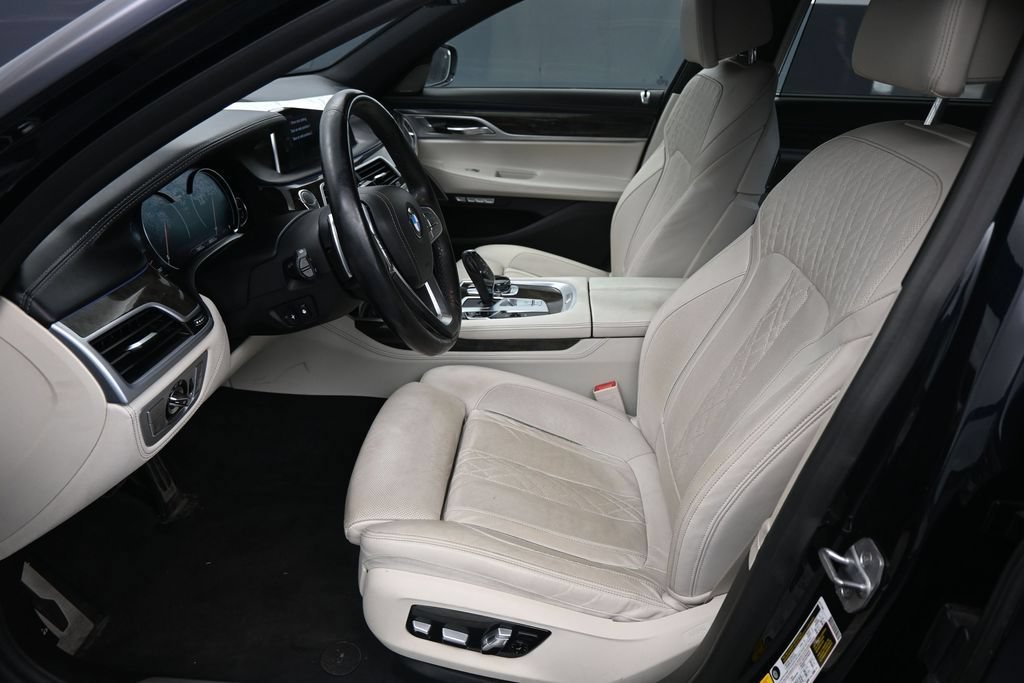 Used 2018 BMW 750i xDrive AWD/4WD image 18