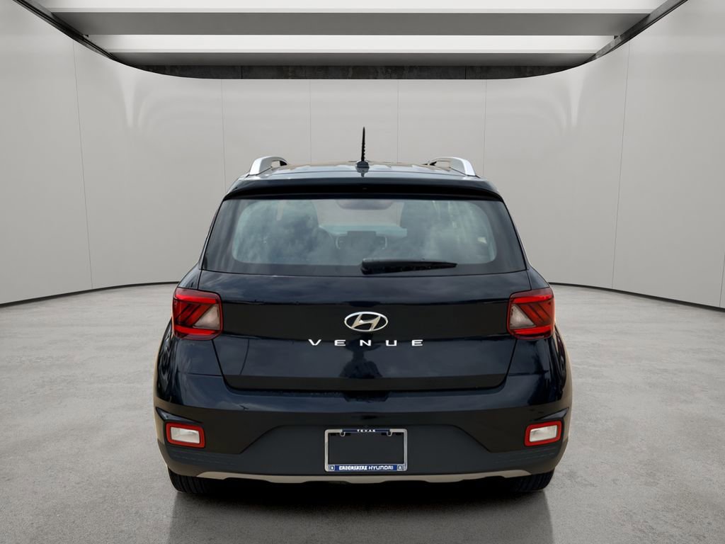 Used 2023 Hyundai Venue SEL FWD image 4