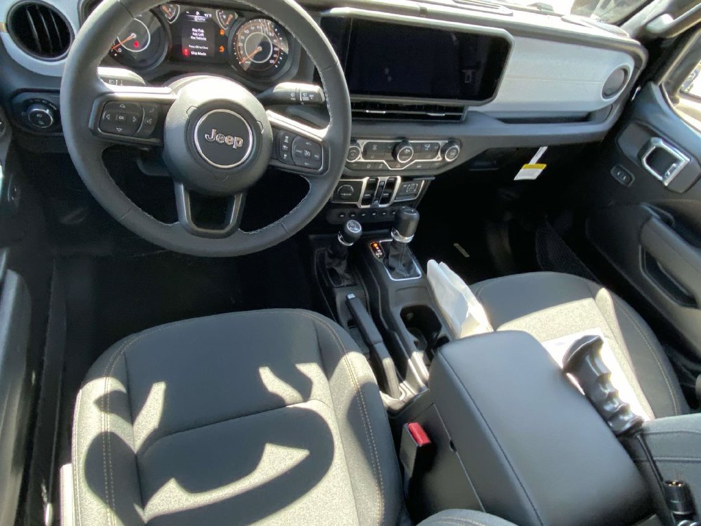 New 2026 Jeep Gladiator Sport AWD/4WD image 10