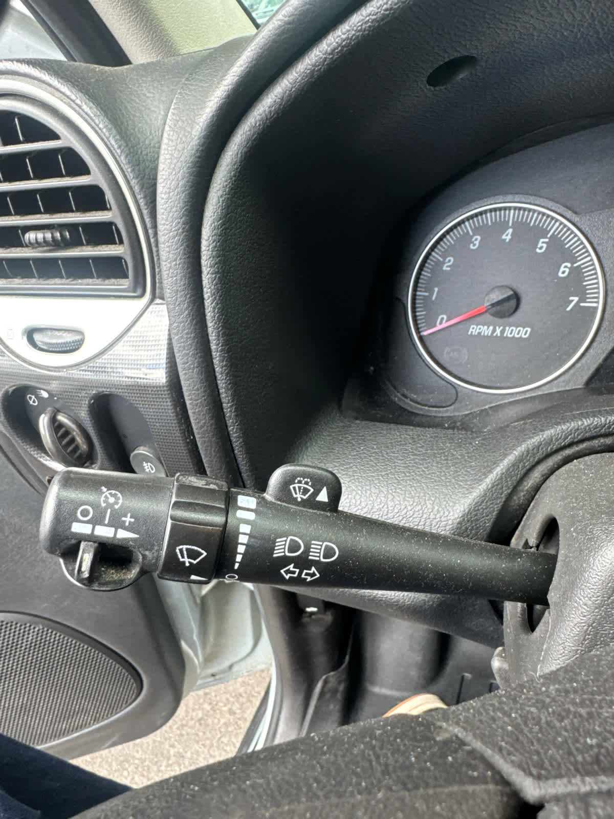 Used 2008 GMC Envoy SLE image 17