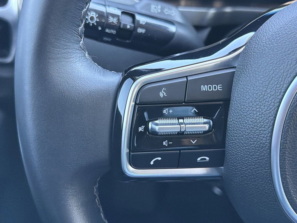 Used 2023 Kia Sorento SX image 12