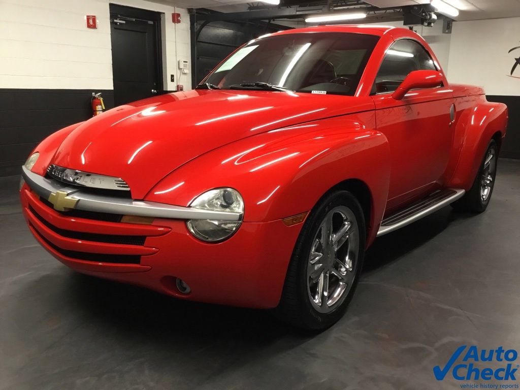 Used 2005 Chevrolet SSR w/ Preferred Equipment Group RWD image 16