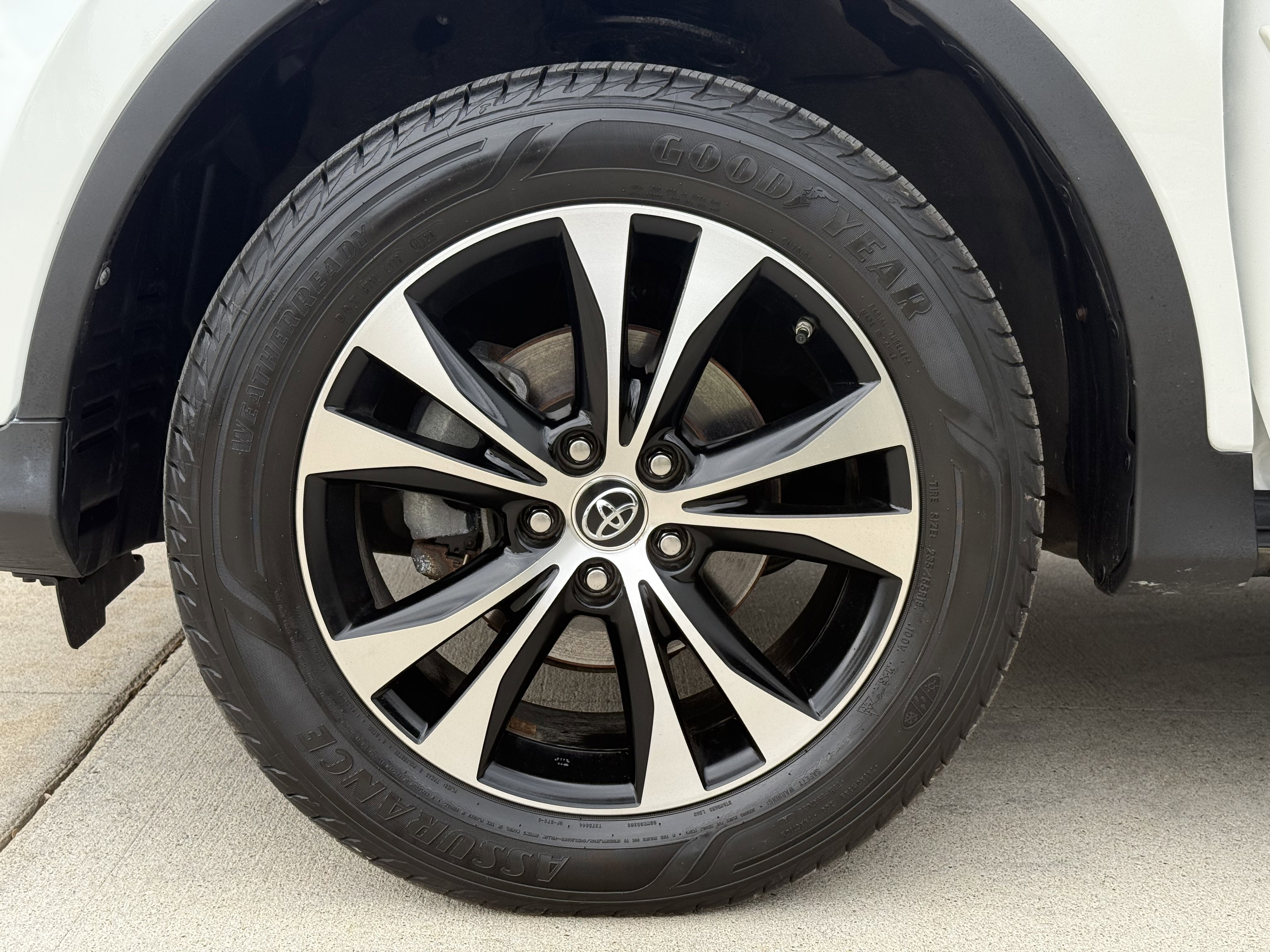 Used 2015 Toyota RAV4 Limited image 20